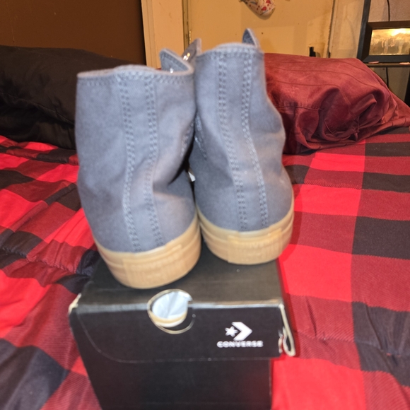 Converse Gray High-Top Sneakers Unisex - Picture 2 of 3